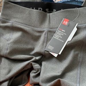 NWT XS Under Armour HeatGear Compression Grey Pant
